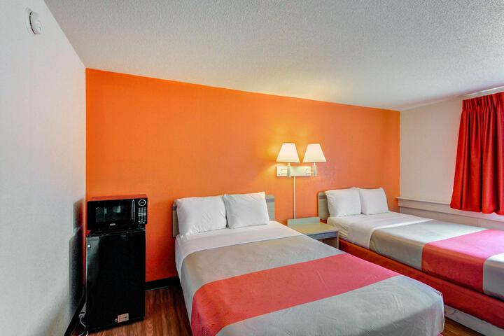 Room 7 of 33
