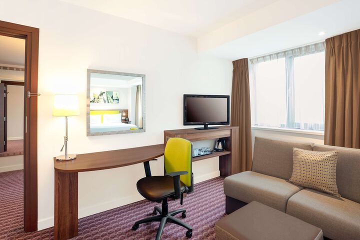 Room 13 of 60