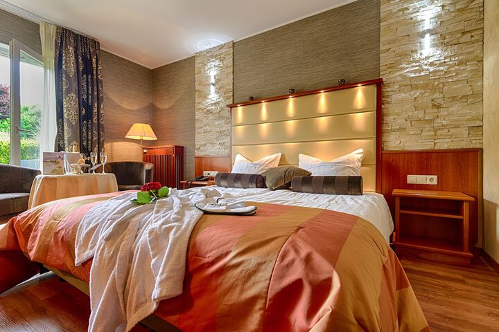 Room 4 of 43