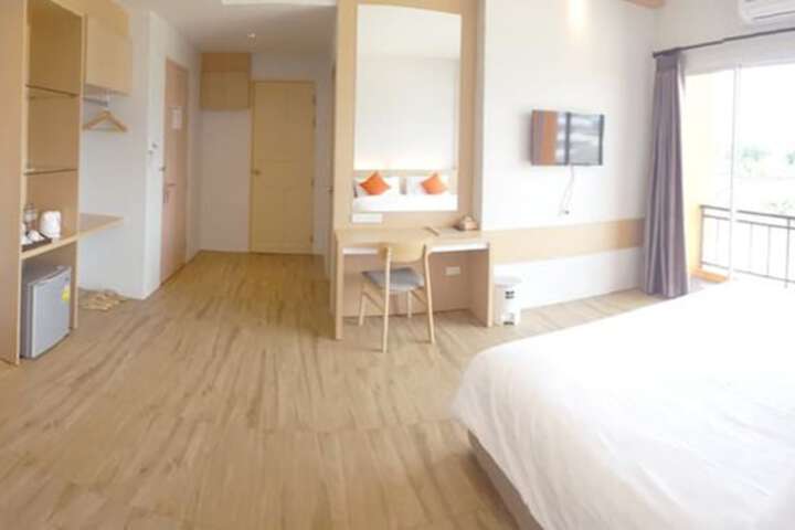 Room 12 of 42