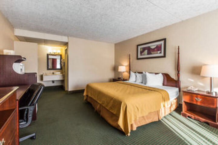 Room 8 of 15
