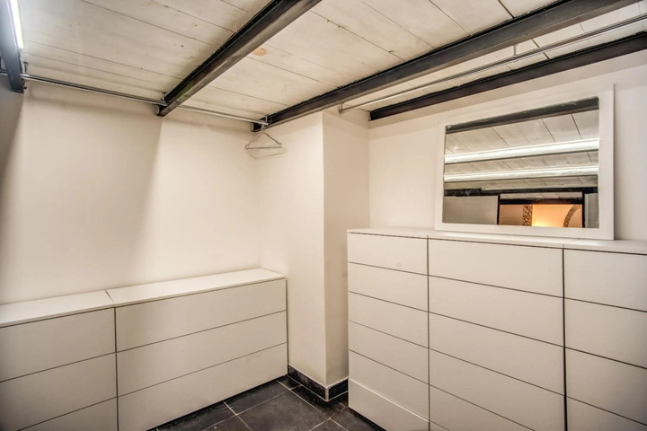 Room 12 of 22