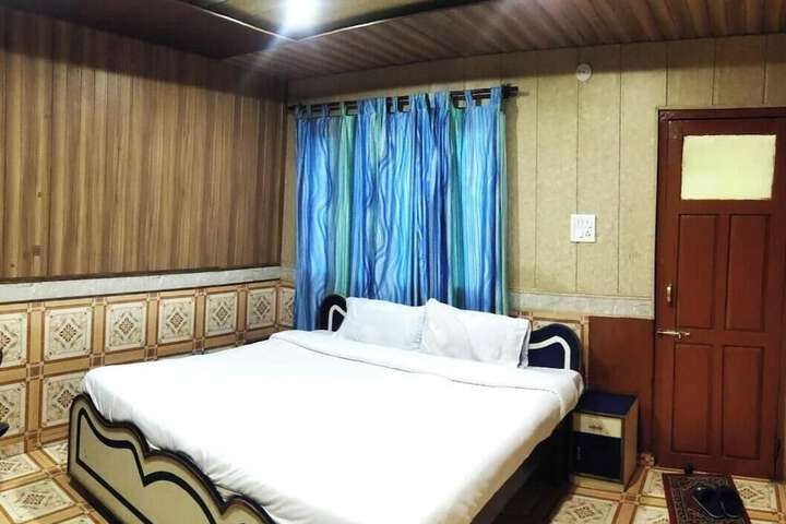 Room 17 of 23