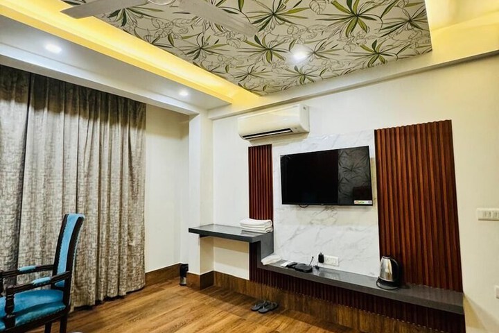 Room 75 of 79