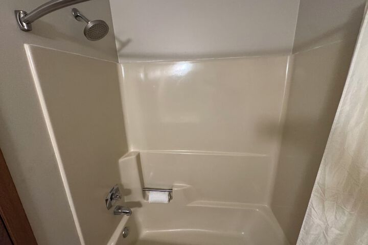 Room 30 of 115