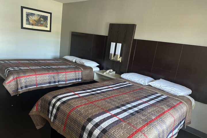 2 Double Beds (2 of 2)