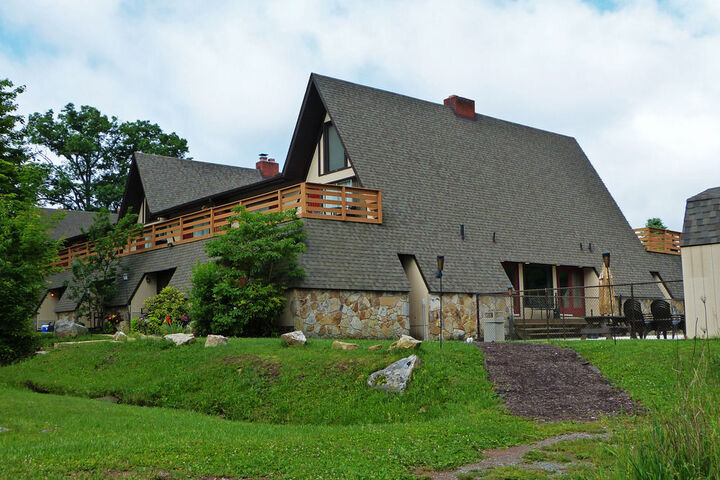 Hotel 5 of 64