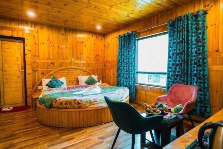 Room 3 of 16