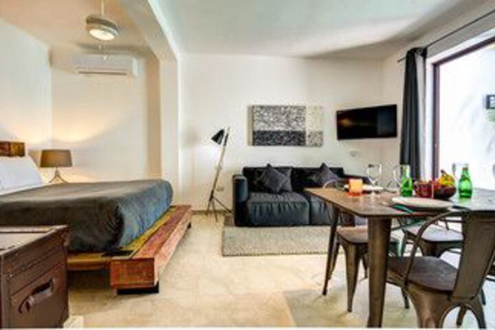 Room 42 of 45