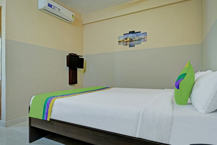 Room 27 of 44