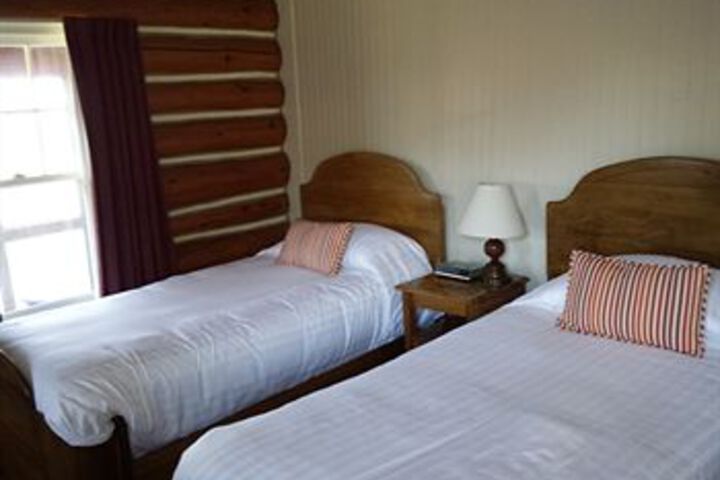 Room 32 of 86