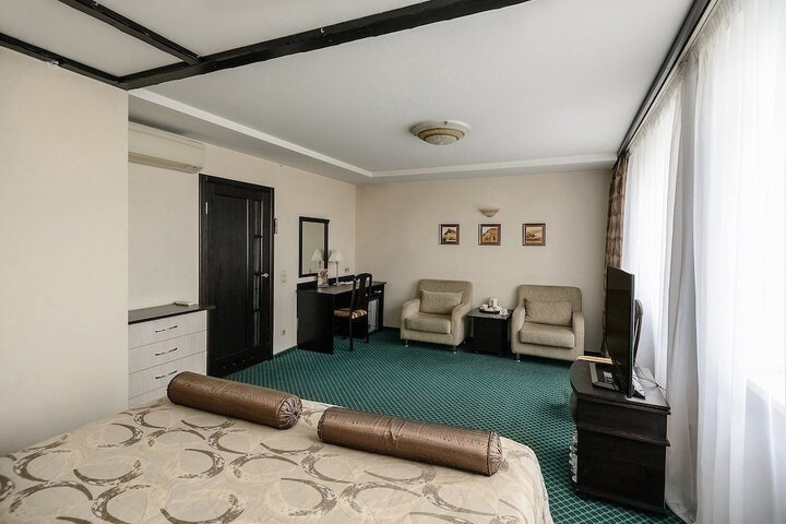 Room 18 of 65