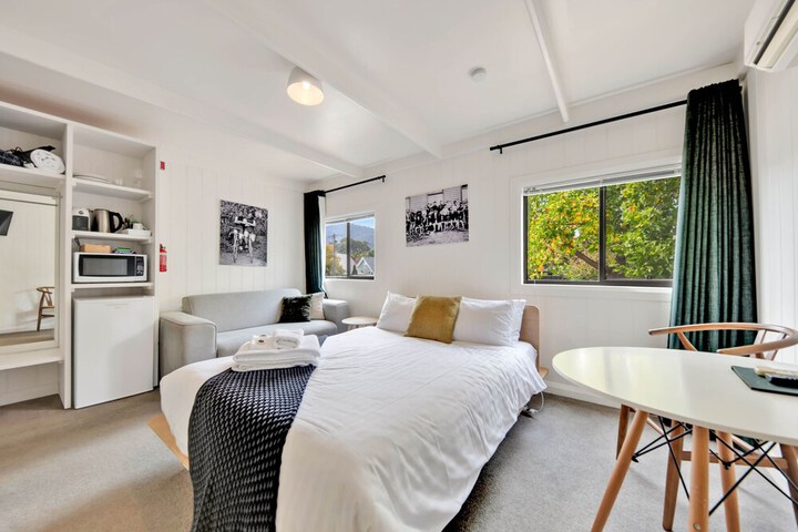 Room 3 of 46