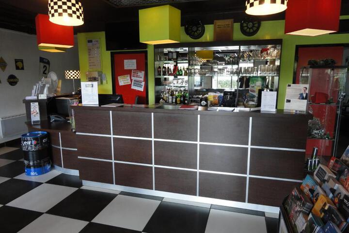 Photo 8