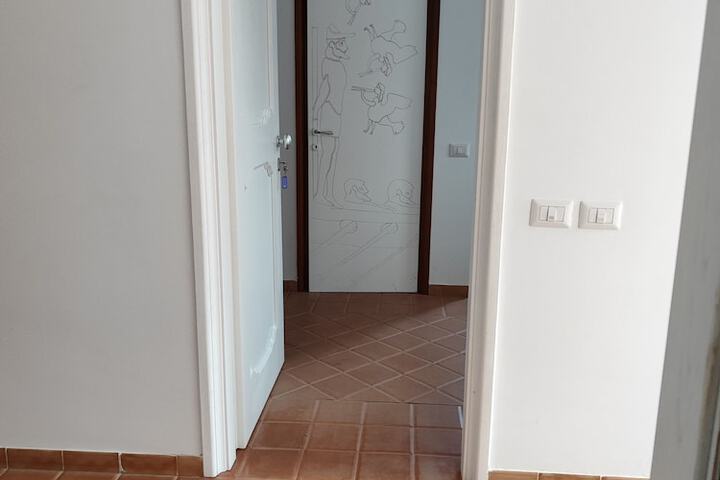 Room 17 of 34