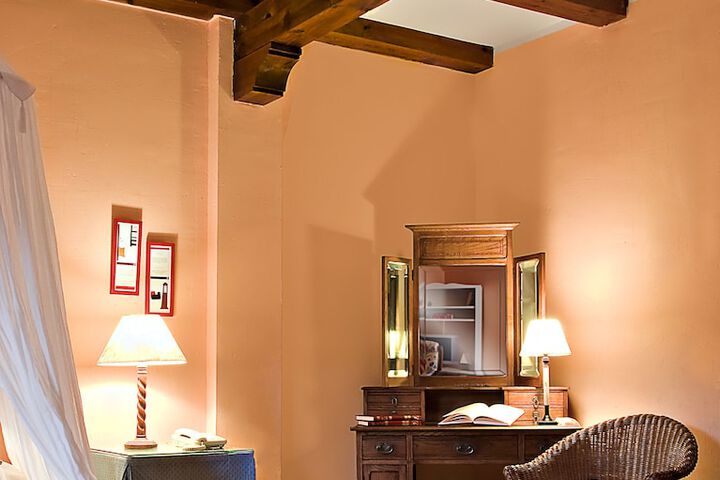Room 4 of 36