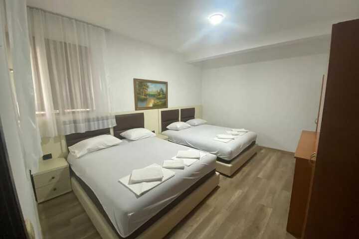Room 32 of 96