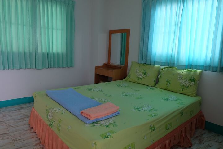 Room 6 of 15