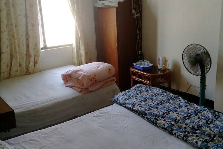 Room 8 of 22