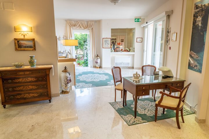 Concierge desk