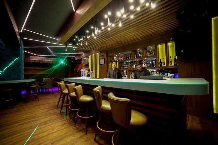 restaurant cafeteria