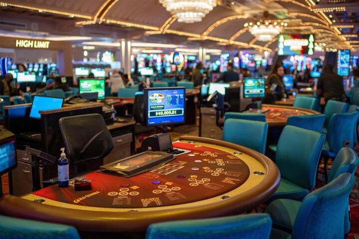 Entertainment 54 of 97