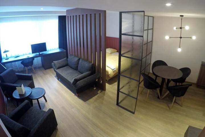 Room 21 of 47