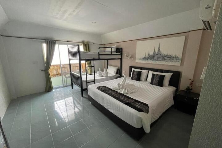 Room 40 of 83