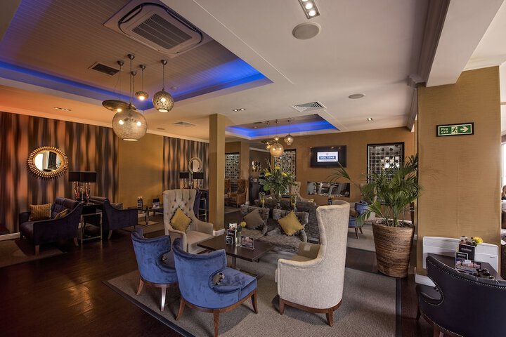 Lounge 66 of 86
