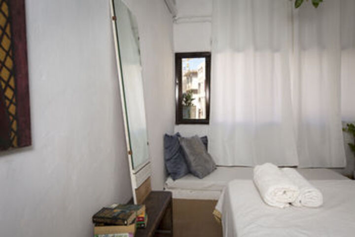 Room 2 of 13