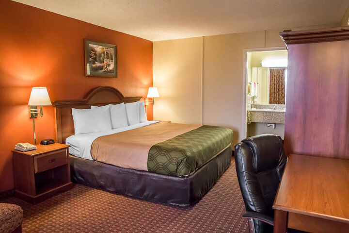Room 2 of 28
