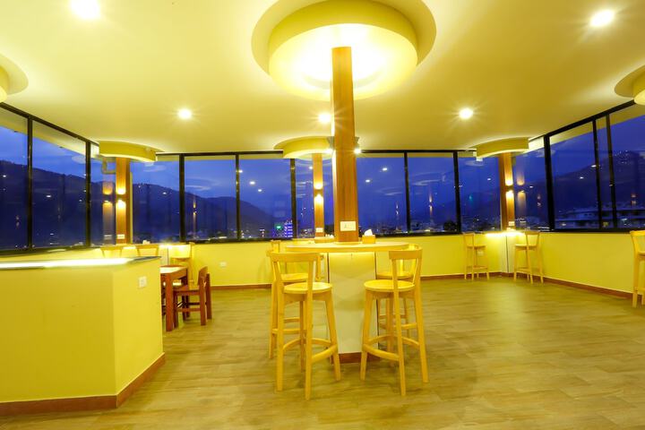 Dining 59 of 98