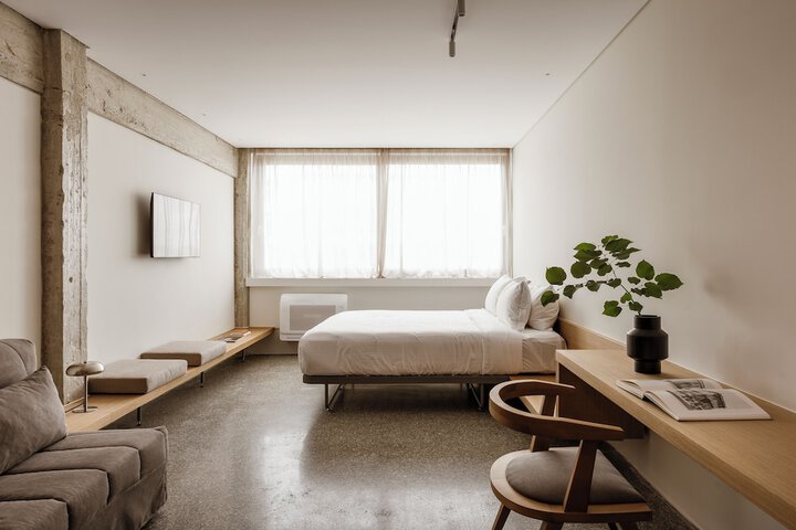 Room 22 of 65