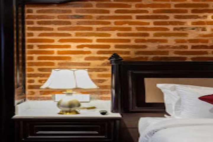 Room 2 of 11