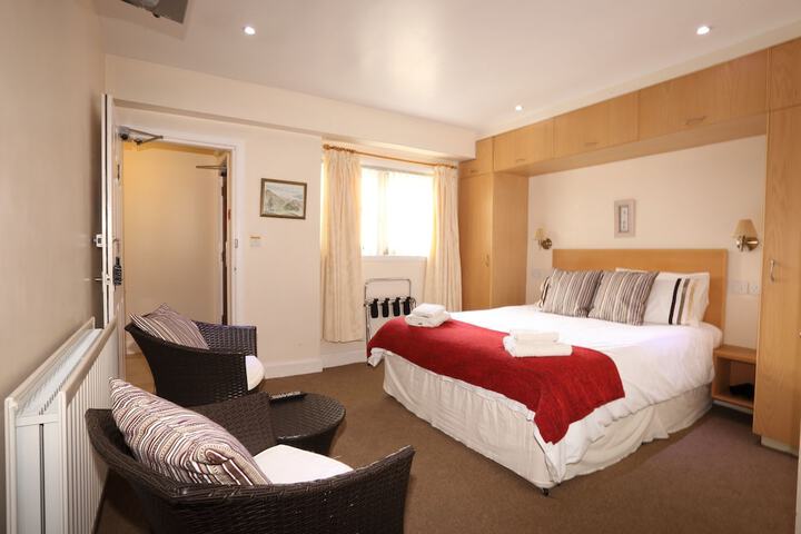 Room 3 of 13