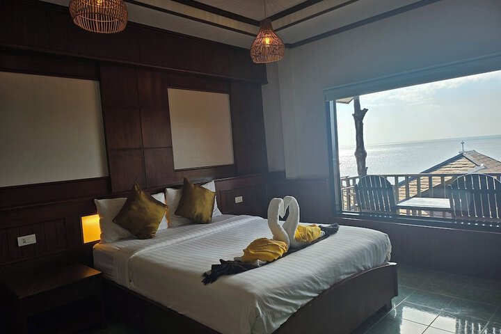 Room 85 of 128