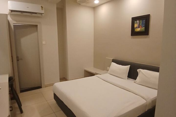 Room 40 of 64