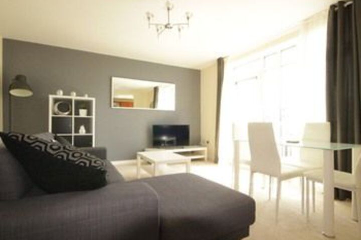 Room 11 of 34