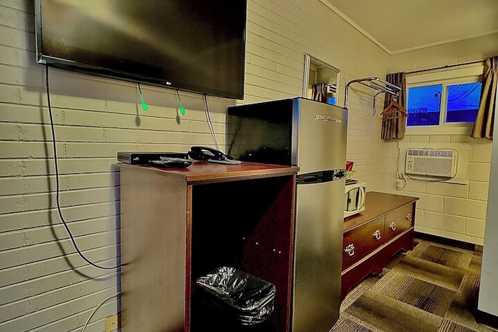 Room 28 of 39
