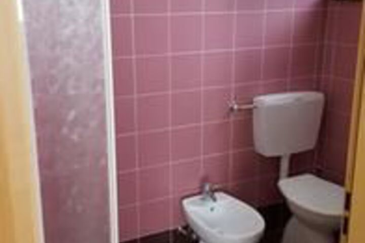 Room 6 of 39