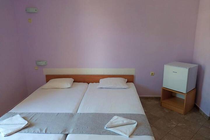 Room 5 of 36