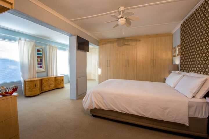 Room 12 of 63