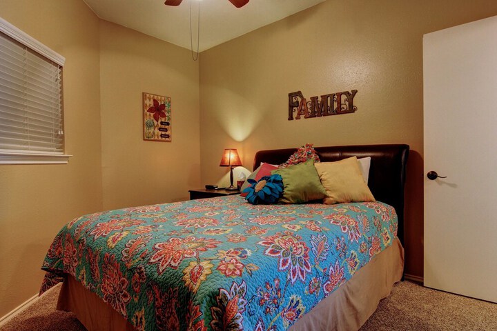 Room 4 of 37