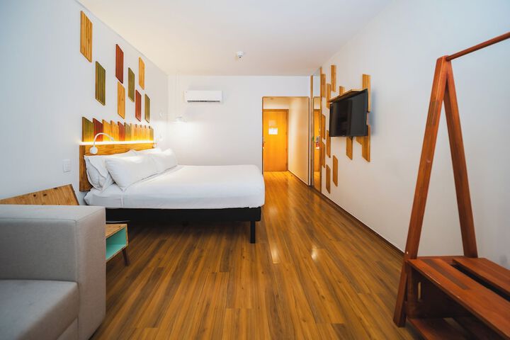 Room 35 of 80