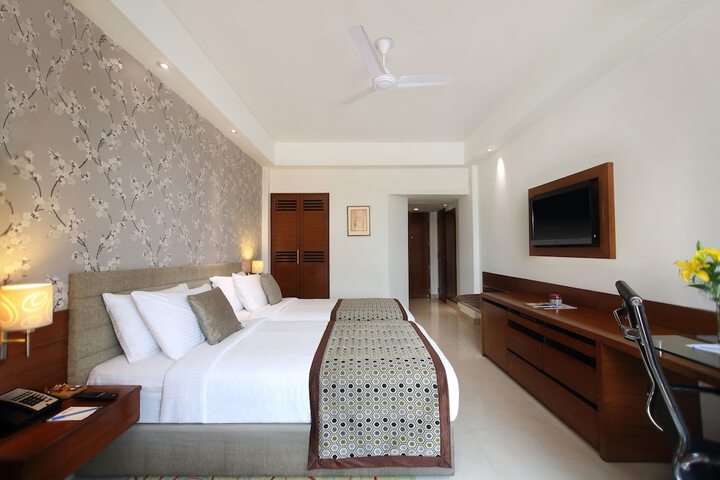Room 5 of 53