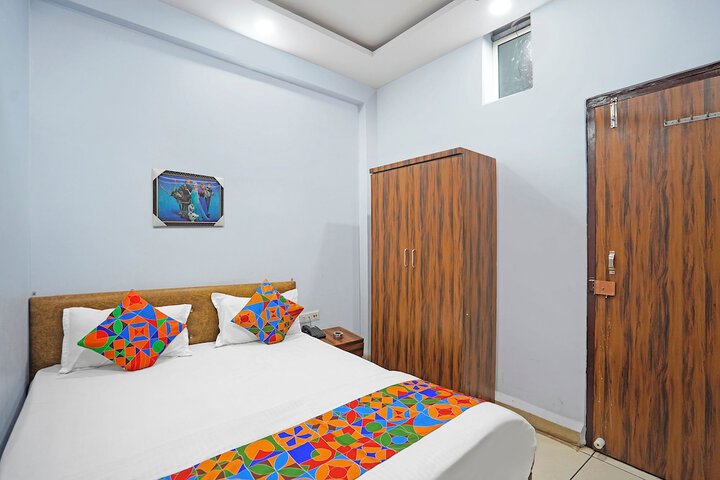 Room 13 of 24