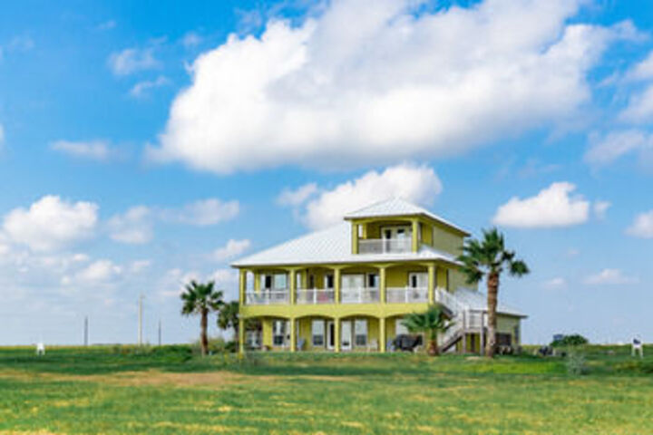 Island Park Beach House by RedAwning