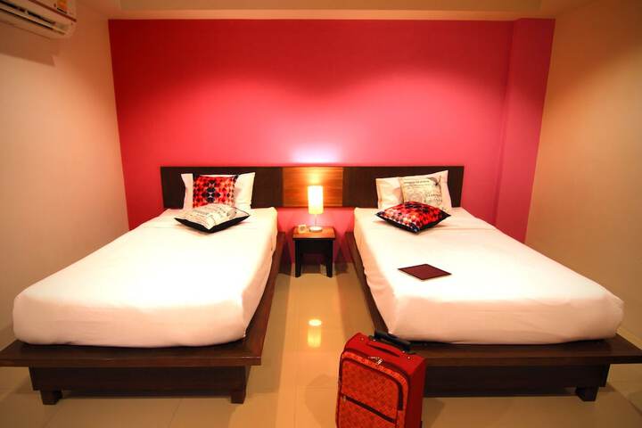 Room 4 of 27