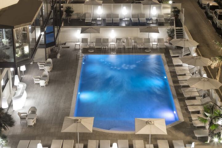 Pool 42 of 85