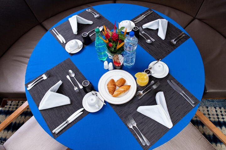 Dining 80 of 100